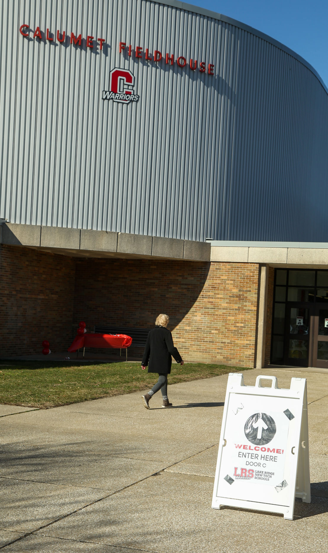 Indiana State Health Commissioner Dr. Kristina Box visits vaccine clinic